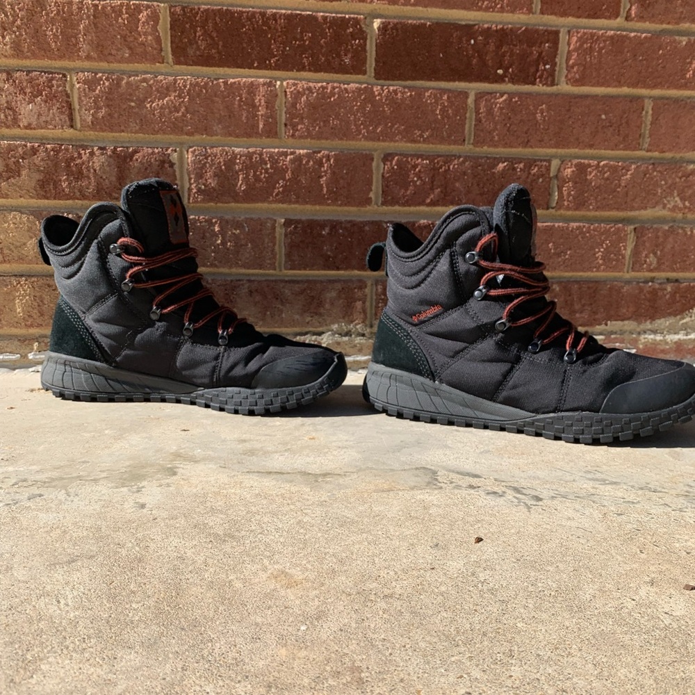 Columbia Fairbanks Omni-Heat Winter Boots. 10.5